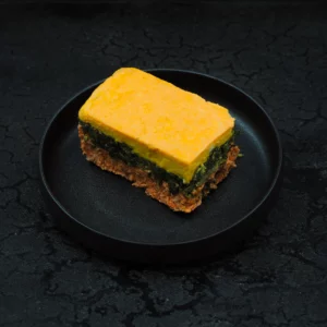OVENSCHOTEL KIPPENGEHAKT MET ZOETE AARDAPPEL EN SPINAZIE