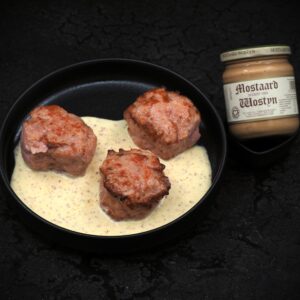 KALKOENNOOTJES IN MOSTERDSAUS